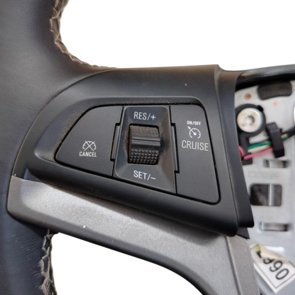 Volante Direção Gm Tracker 2012 2013 2014 2016 Com Comandos