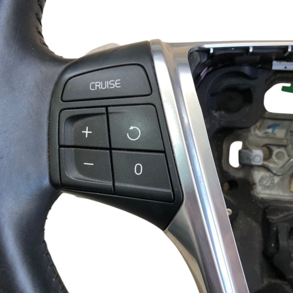 Volante Direção Volvo Xc60 2014 2015 2016 Com Comando