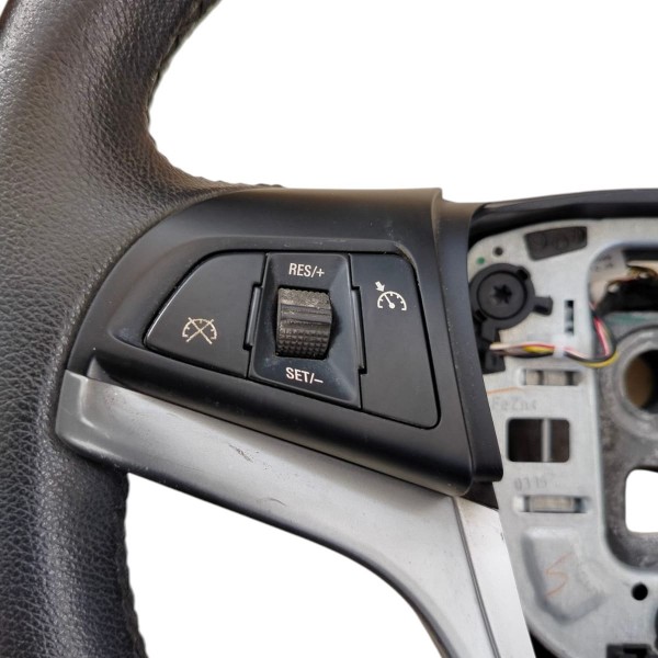 Volante Direção Chevrolet Cruze 2012 2013 A 2016 Com Comando