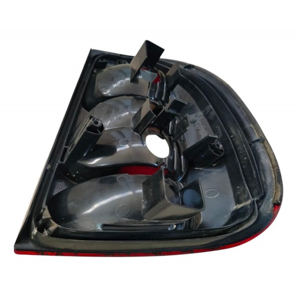 Lanterna Traseira Esquerda Classic Sedan 2005 2007 2008 2010 Esquerdo/motorista Vermelho