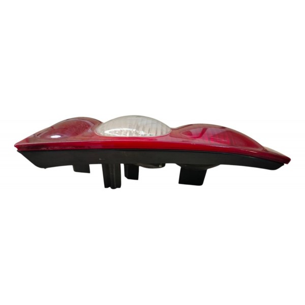 Lanterna Traseira Esquerda Classic Sedan 2005 2007 2008 2010 Esquerdo/motorista Vermelho