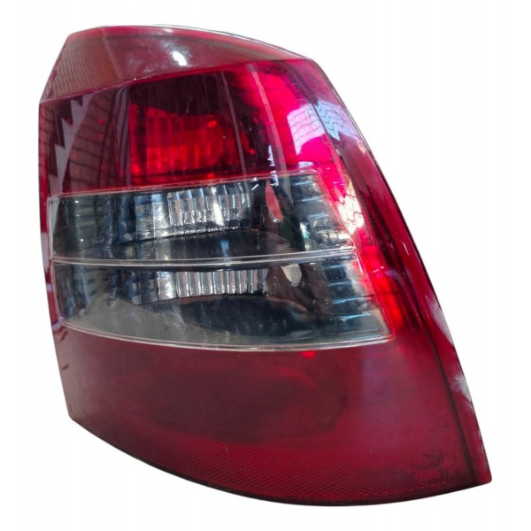 Lanterna Traseira Direita Astra Hatch 1999 2000 2001 Detalhe