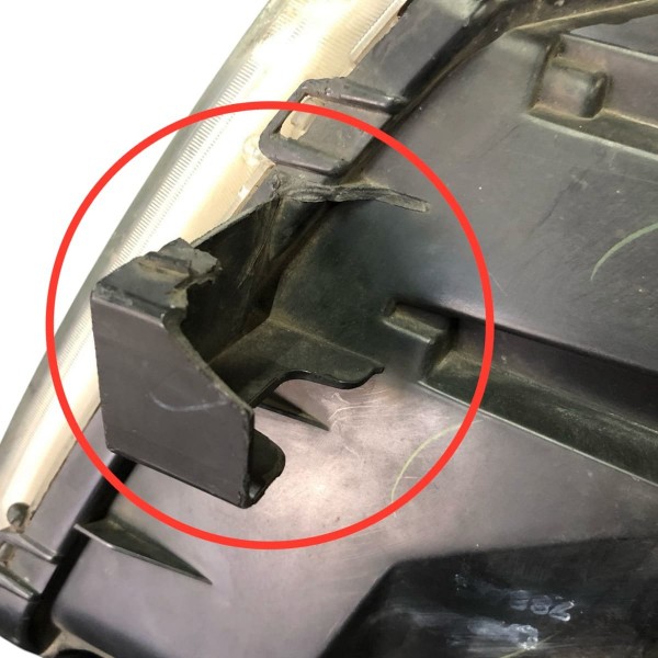 Farol Direito Fiat Freemont 2010 2013 2015 2018 Detalhe
