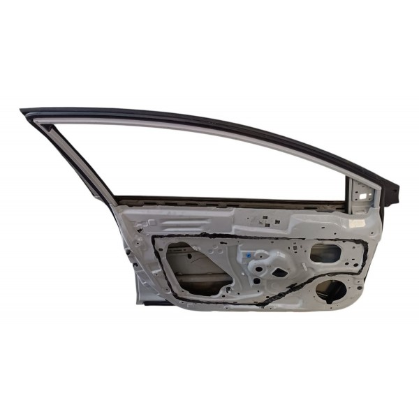 Porta Dianteira Esquerda Nissan Sentra 2014 A 2018 Detalhe Dianteira Esquerda Branco