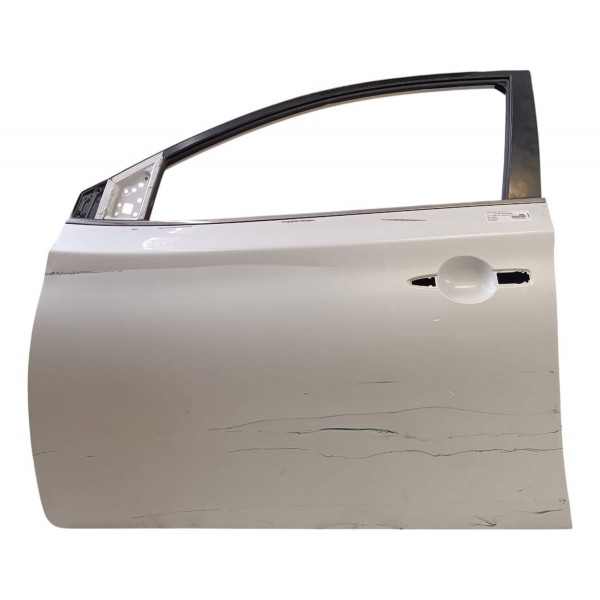 Porta Dianteira Esquerda Nissan Sentra 2014 A 2018 Detalhe Dianteira Esquerda Branco