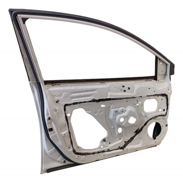 Porta Dianteira Esquerda Nissan Sentra 2014 A 2018 Detalhe Dianteira Esquerda Branco