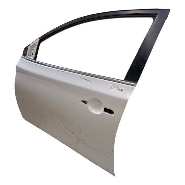 Porta Dianteira Esquerda Nissan Sentra 2014 A 2018 Detalhe Dianteira Esquerda Branco