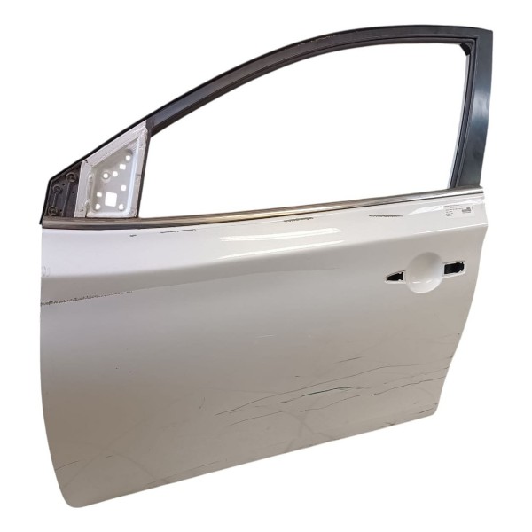 Porta Dianteira Esquerda Nissan Sentra 2014 A 2018 Detalhe Dianteira Esquerda Branco