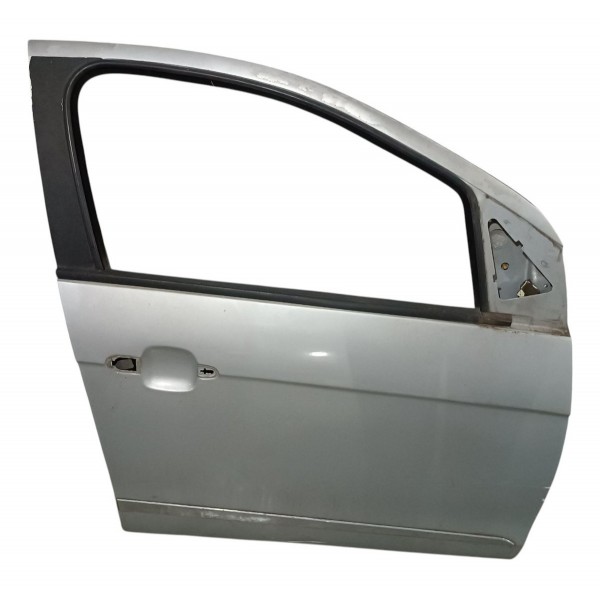 Porta Dianteira Direita Fiat Gran Siena 2012 A 2022 Detalhe Dianteira Direita Prateado