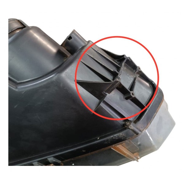 Farol Esquerdo Vw Amarok 2011 2012 2013 2014 2017 Detalhe Esquerdo/motorista