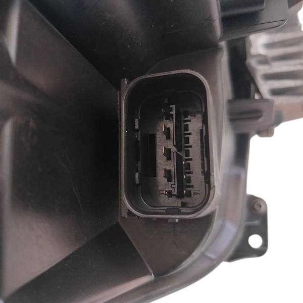 Farol Esquerdo Bmw 320i C/led Xenon E Mascara Ngra 2013/2018 Esquerdo/motorista