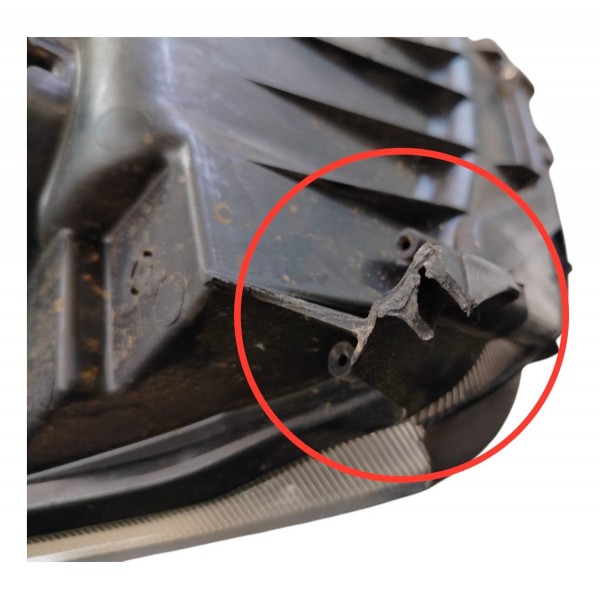 Farol Esquerdo Etios 2014 2015 2016 A 2019 Detalhe Esquerdo/motorista
