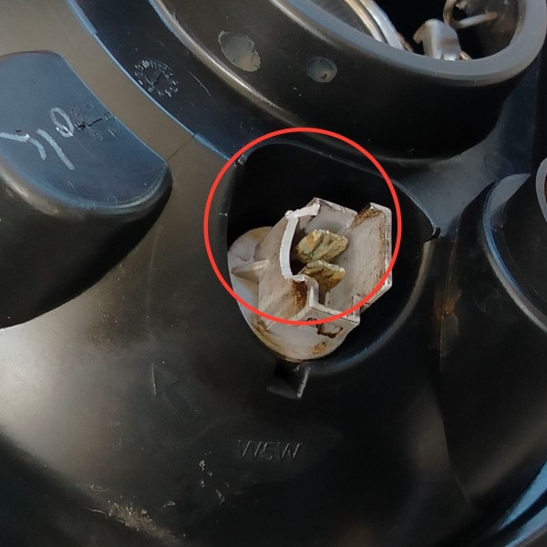 Farol Direito Kwid Intense 2017 A 2020 Mascara Negra Detalhe Direito/passageiro