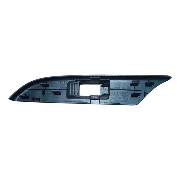 Moldura Botão Vidro Tras. Direita Nissan March 2013 A 2019