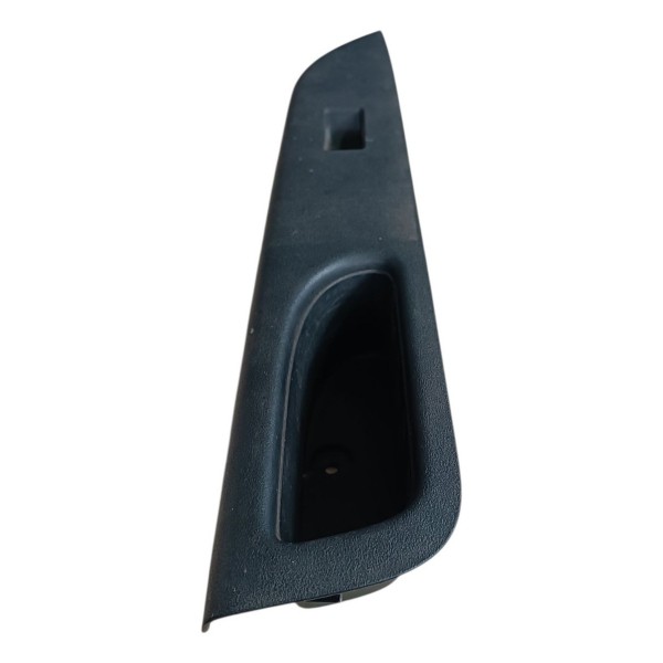 Moldura Botão Vidro Diant. Direito Nissan March 2016 A 2020
