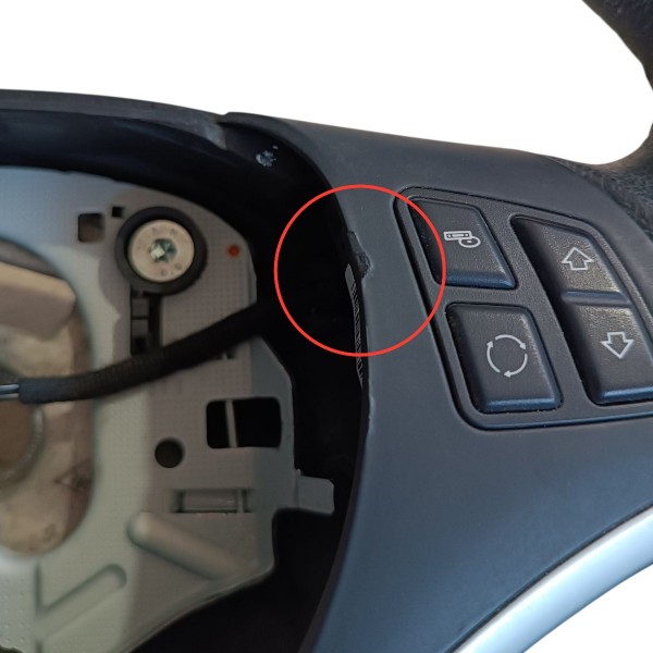 Volante De Direção Bmw X1 2009 2010 2011 2012 A 2014 Detalhe