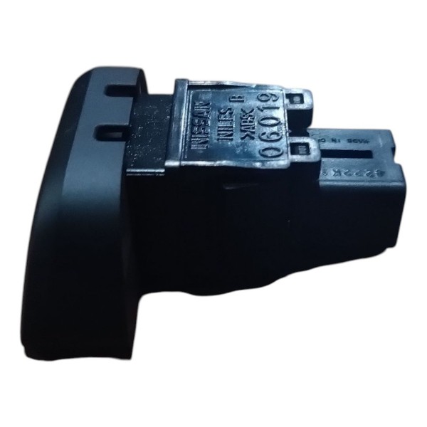 Botão Interruptor Pisca Alerta Nissan Versa 2013 2014 A 2016