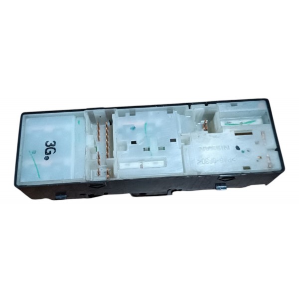 Botão Vidro Dianteiro Esquerdo Nissan Versa 2015 2016 A 2022