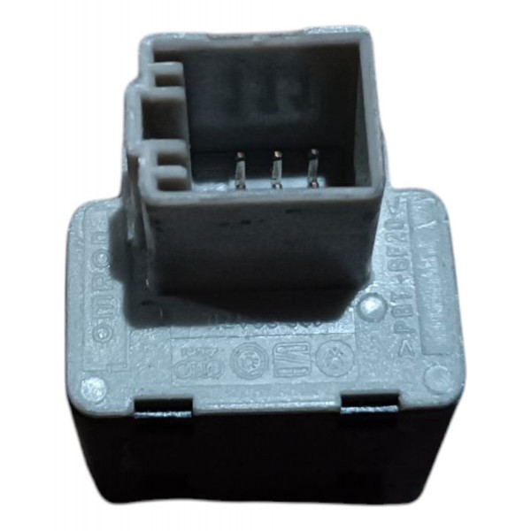 Botão Trava Vidro Traseiros Vw Fox Spacefox 2008 2009 A 2014