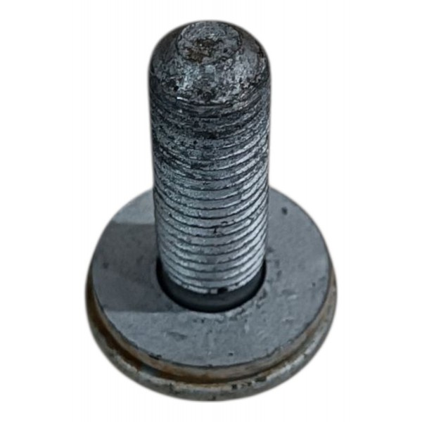 Parafuso E14 Fixação Cubo Traseiro Sandero 2011 2012  2013