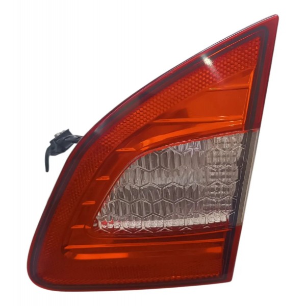 Lanterna Tampa Traseira Direita Ford Fiesta Sedan 2011/2012 Direito/passageiro Vermelho