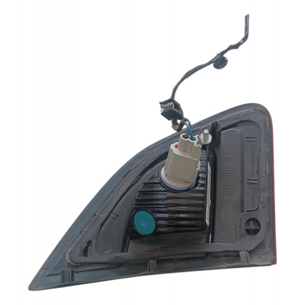 Lanterna Tampa Traseira Direita Ford Fiesta Sedan 2011/2012 Direito/passageiro Vermelho