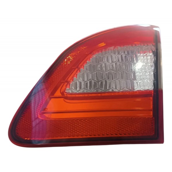 Lanterna Tampa Traseira Direita Ford Fiesta Sedan 2011/2012 Direito/passageiro Vermelho