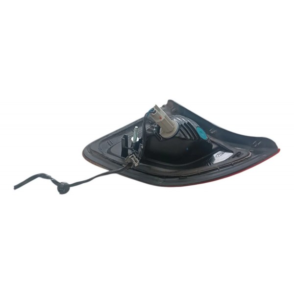 Lanterna Tampa Traseira Direita Ford Fiesta Sedan 2011/2012 Direito/passageiro Vermelho