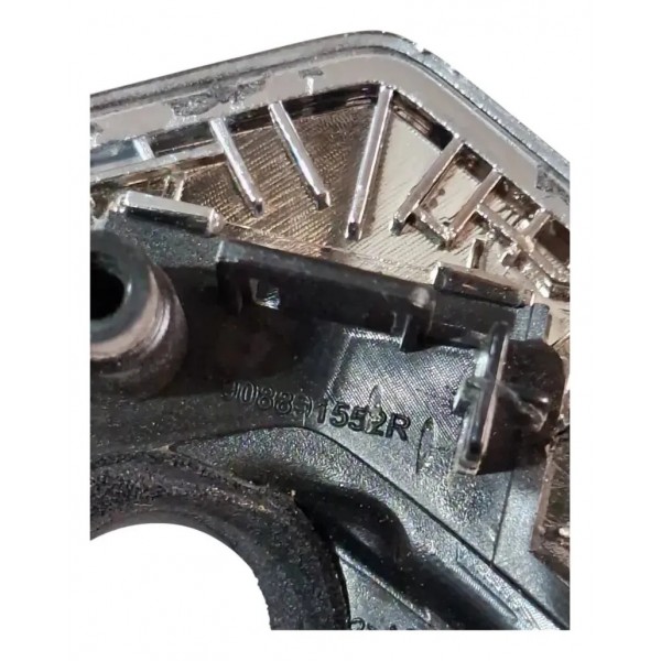 Emblema Porta Malas Com Furo Camera Ré Renault Kwid 2023 Prateado