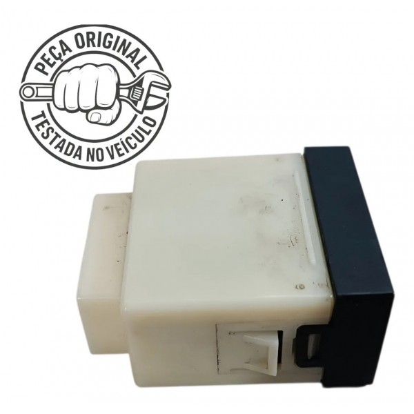 Tomada Entrada Plug Usb Auxiliar Kia Cerato 2016 2017 2018 Preto