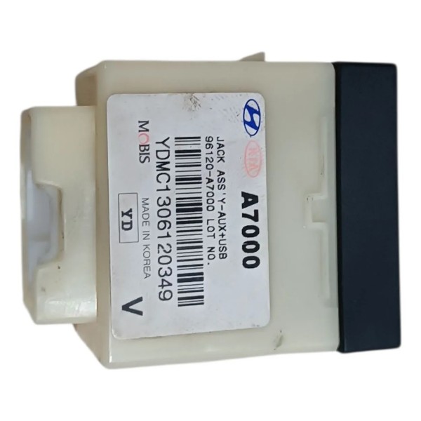 Tomada Entrada Plug Usb Auxiliar Kia Cerato 2016 2017 2018 Preto