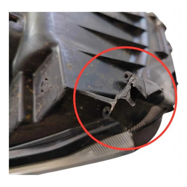 Farol Esquerdo Etios 2014 2015 2016 A 2019 Detalhe Esquerdo/motorista
